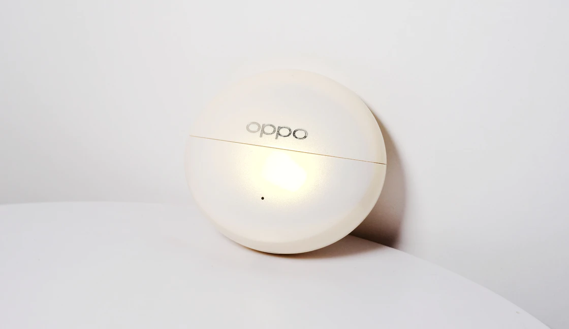 OPPO Enco Clip2 充电盒