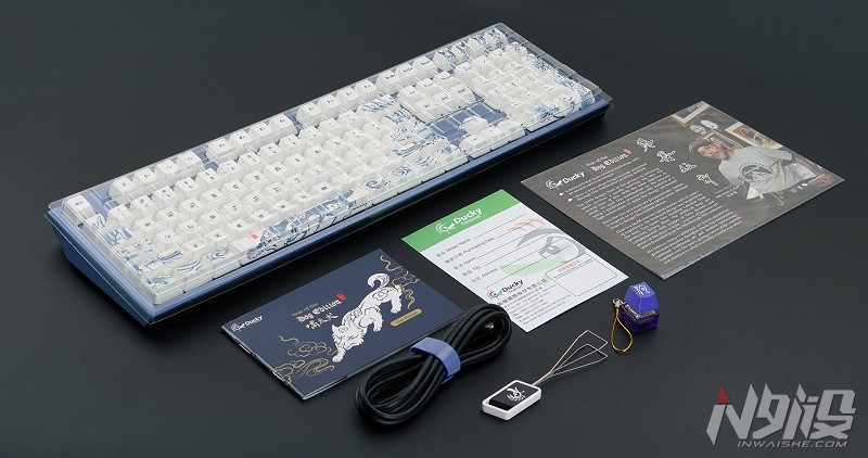 阿米洛森灵主题款键盘整体外观